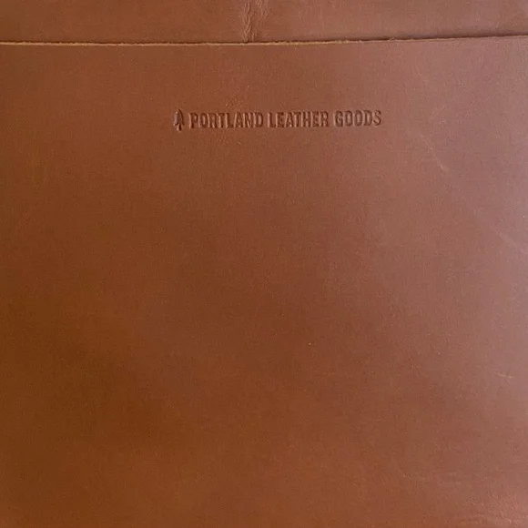 PORTLAND LEATHER COMPANY MINI ZIP TOP CROSSBODY IN HONEY - Picture 6 of 12